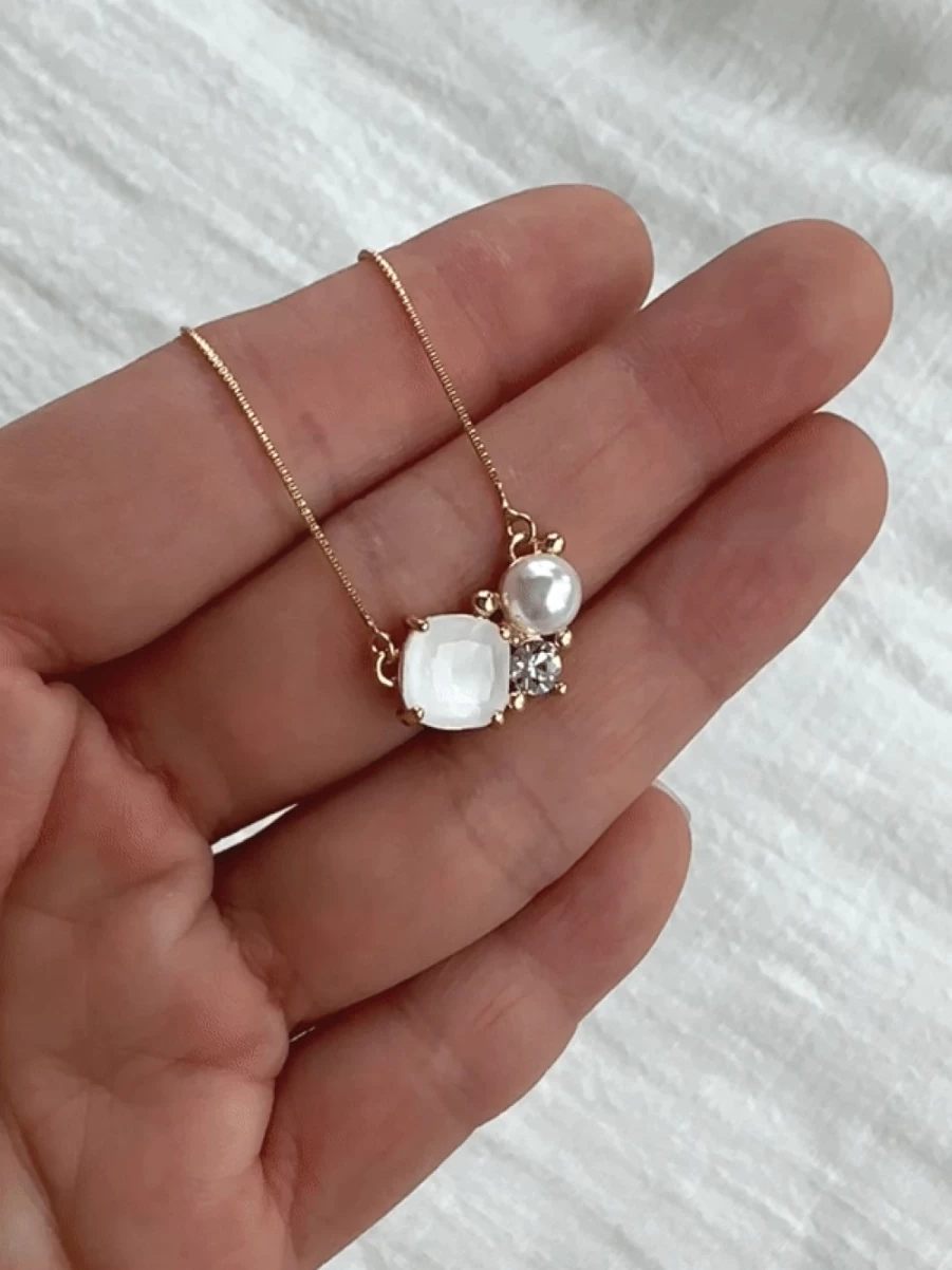 "Olive & Piper Sadie Pendant Necklace - Special Edition Jewelry"