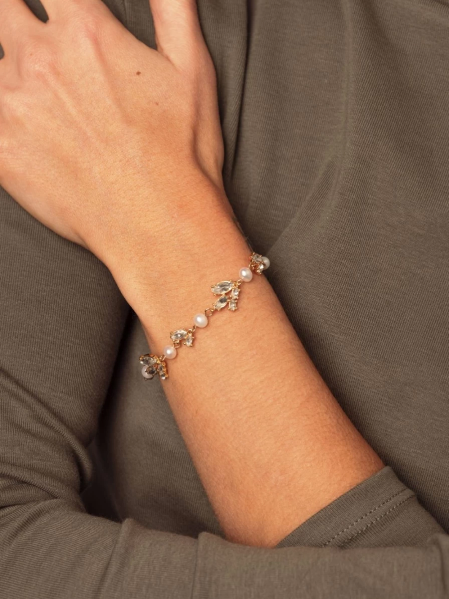 Olive & Piper Cosette Bracelet - Elegant & Dainty Gold-Tone Chain Bracelet for Women