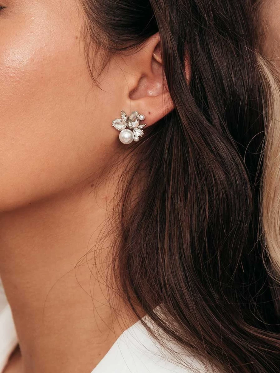 "Olive & Piper Bordeaux Stud Earrings – Elegant Gold Studs for Women"