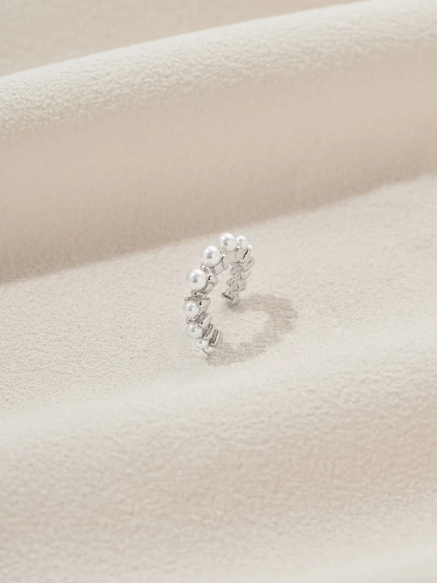 Olive & Piper Reid Ear Cuff - Elegant Gold Ear Cuff for Cartilage & Helix, Hypoallergenic Fashion Jewelry