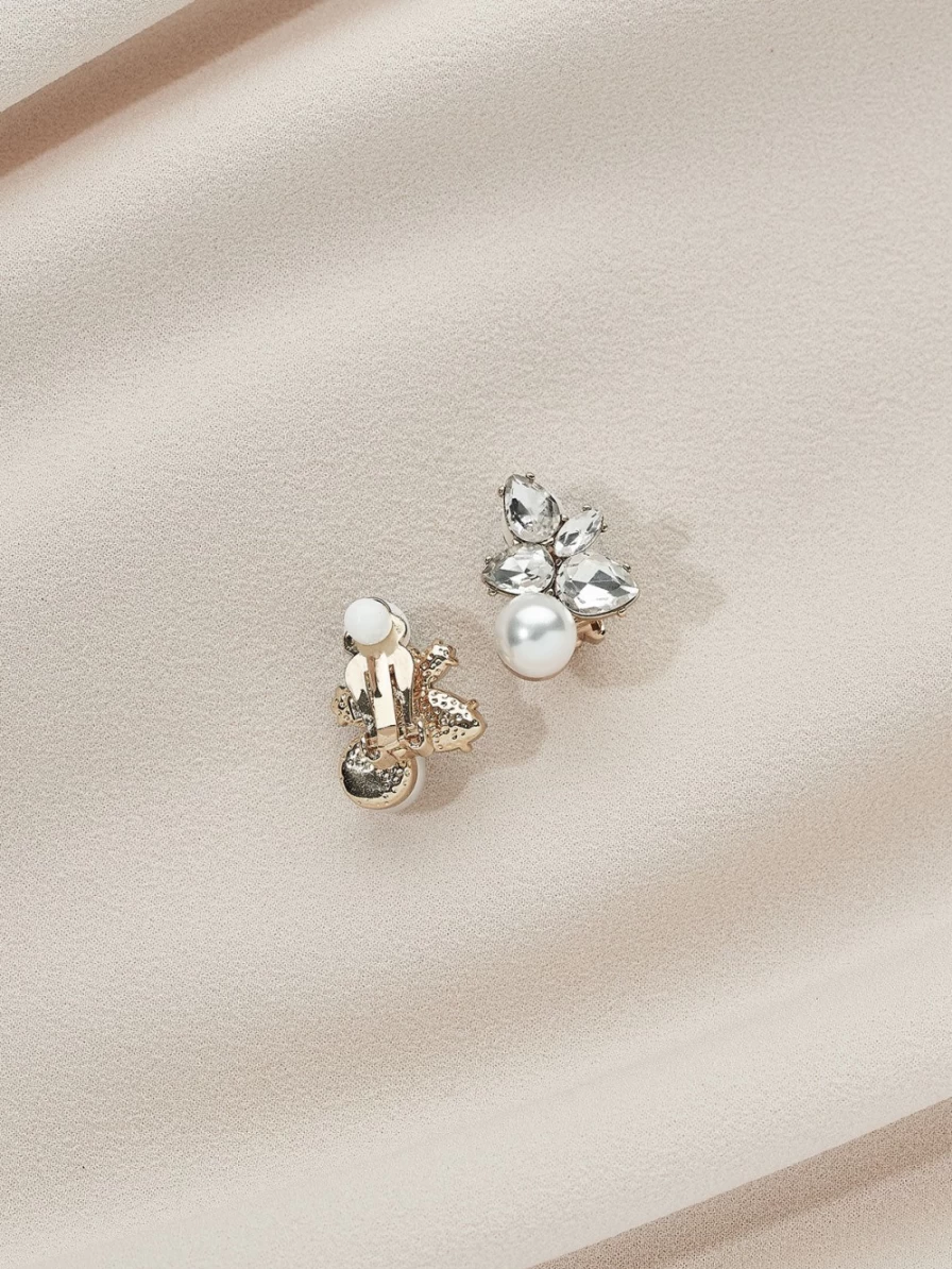Olive & Piper Remi Clip-On Stud Earrings – Gold-Tone Hoop Earrings for Women