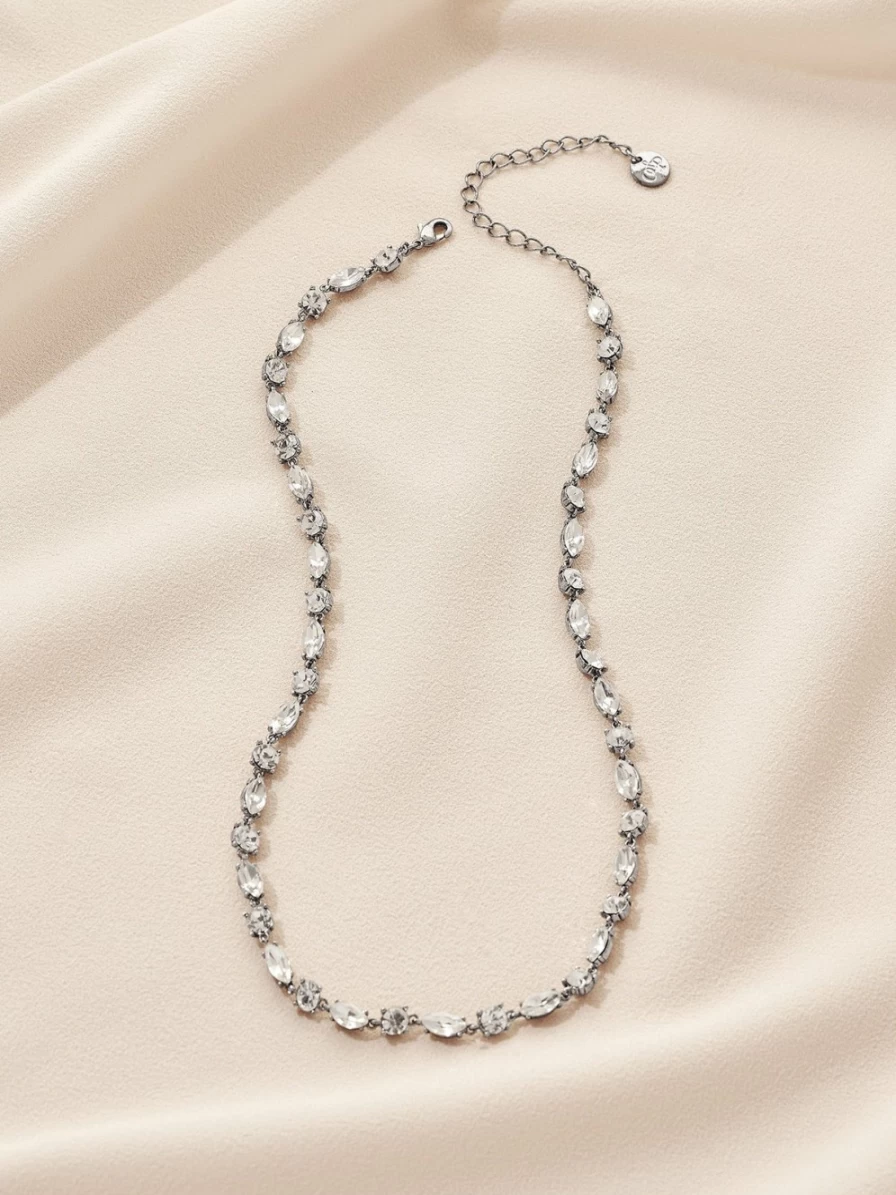 Olive & Piper Ona Crystal Necklace – Elegant & Sparkling Jewelry for Women