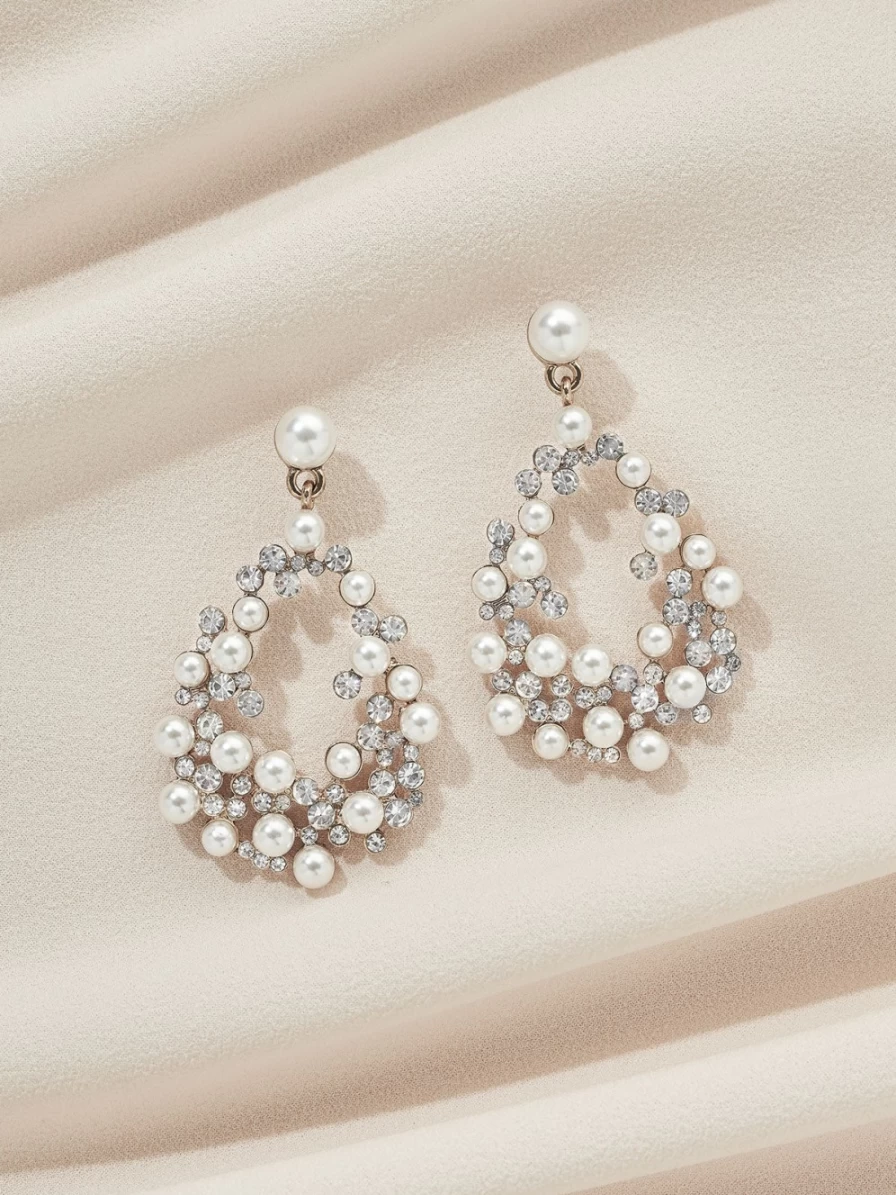 Olive & Piper Avery Gold Hoop Earrings for Women - Elegant & Hypoallergenic Studs