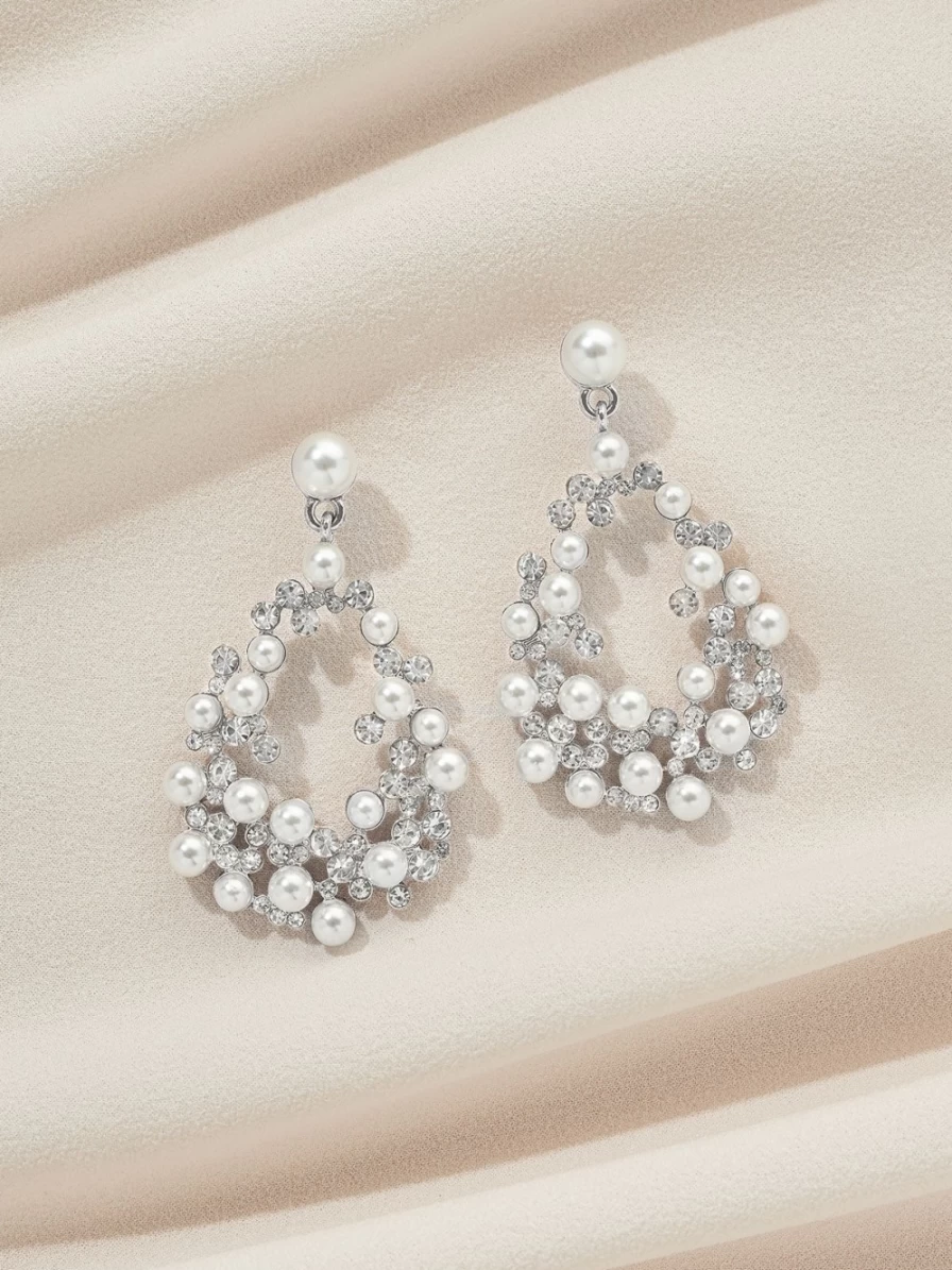 Olive & Piper Avery Gold Hoop Earrings for Women - Elegant & Hypoallergenic Studs