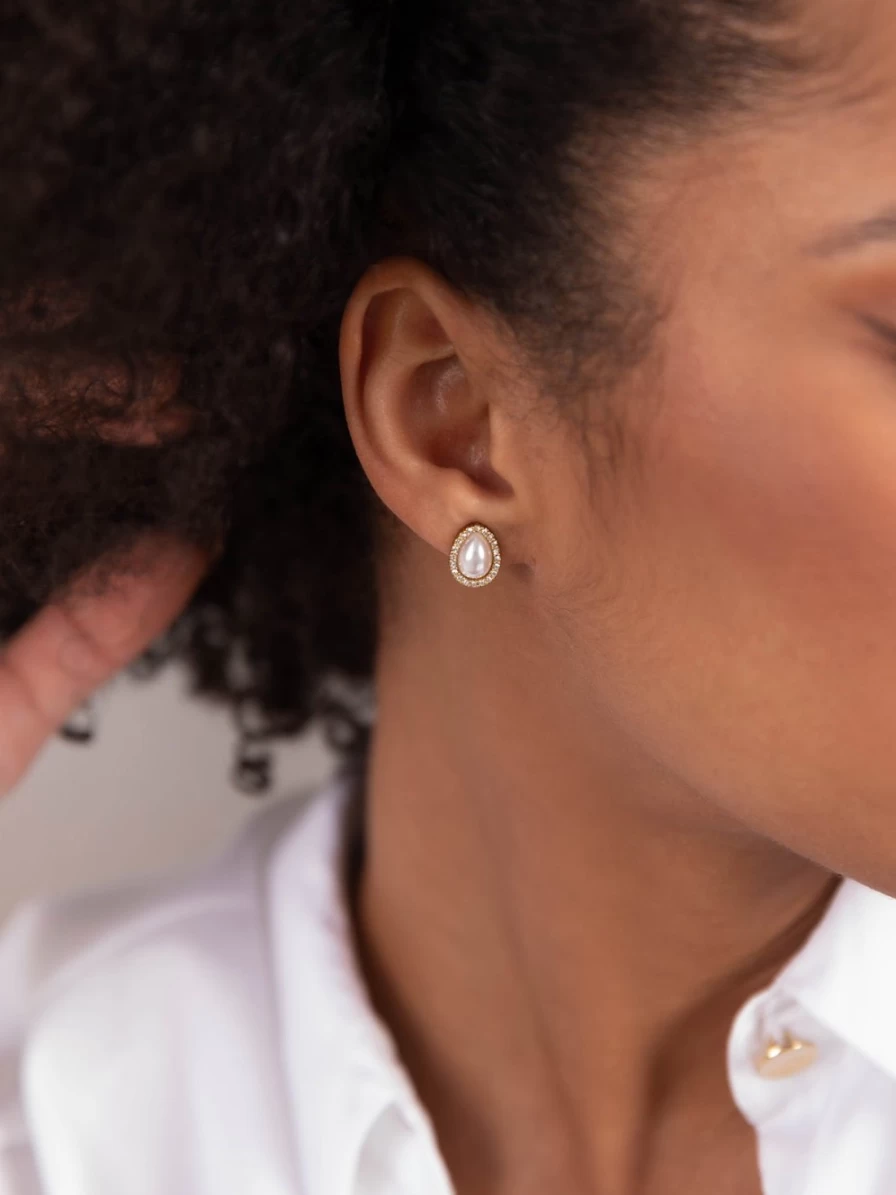 Olive & Piper Bea Stud Earrings in Gold & Pearl - Elegant Pearl Accented Studs