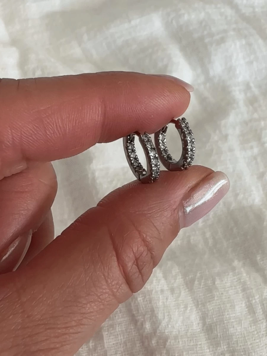 "Olive & Piper Petite Mina Hoops - Elegant Small Gold Hoop Earrings for Women"