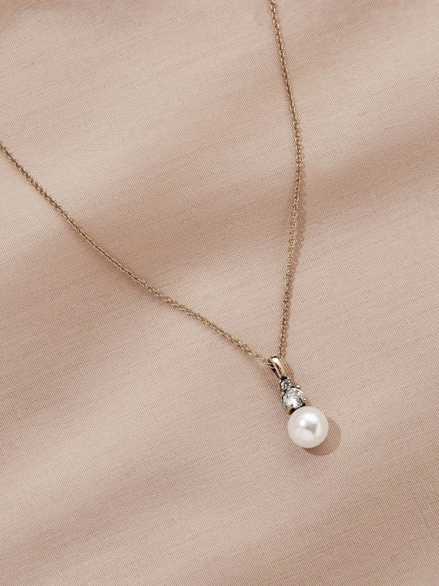 Olive & Piper Vienna Pendant Necklace in Ox Gold - Elegant Minimalist Jewelry