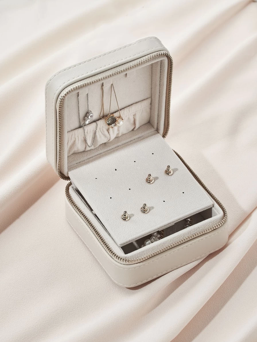 Olive & Piper Jewelry Box in Elegant Creme - Premium Jewelry Organizer & Storage Case